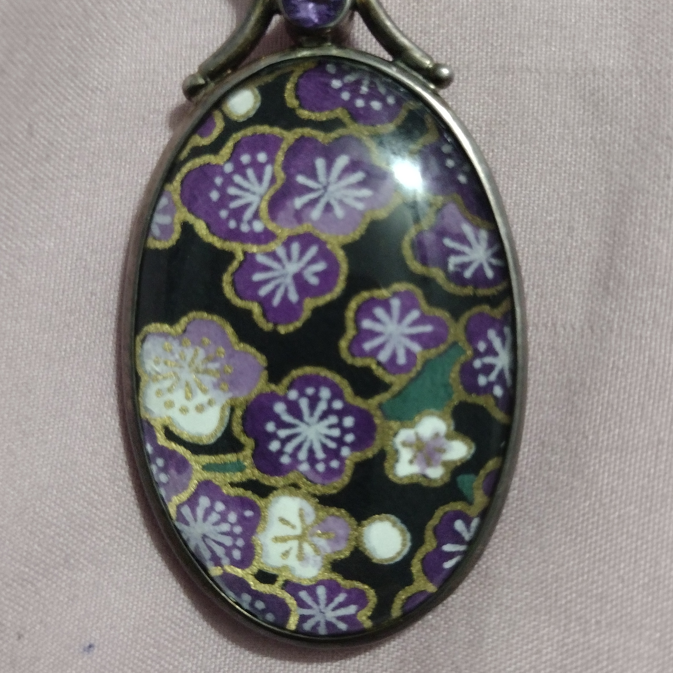 Vintage Reversible Floral Pendant In Purple And Black - Otherside Pink No Chain 75$